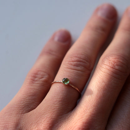 Mini Peridot Ring • SPHERA
