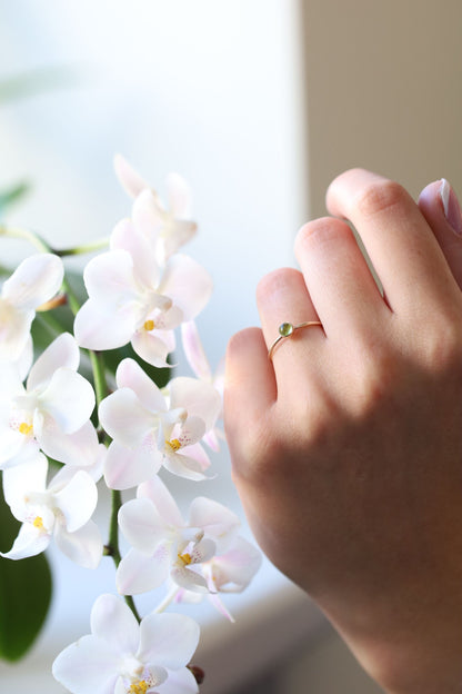 Mini Peridot Ring • SPHERA
