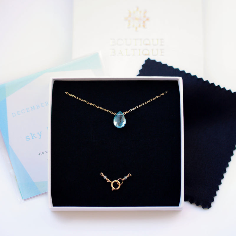 Sky Blue Topaz necklace in gold - Boutique Baltique
