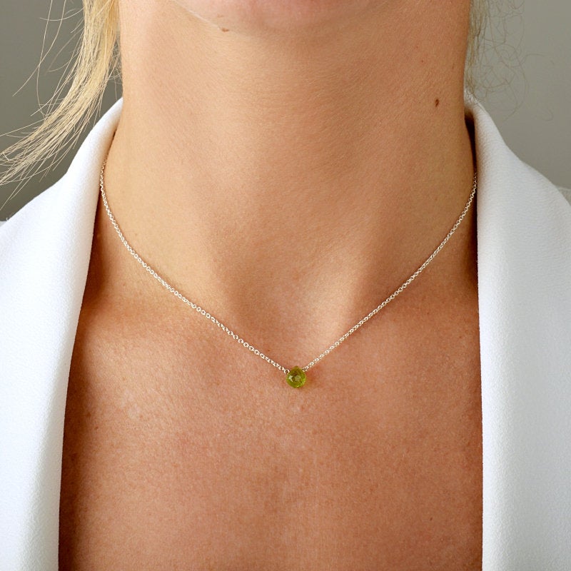 Tiny Peridot Necklace - Boutique Baltique